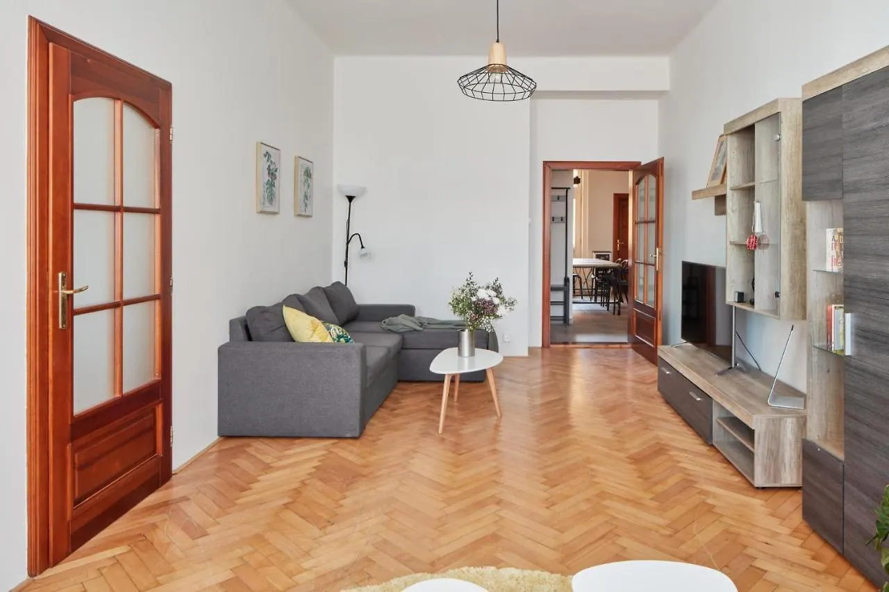 Prague Days - Spacious 3Bdr Apartment - Trendy Neighbourhood Tschechische Republik