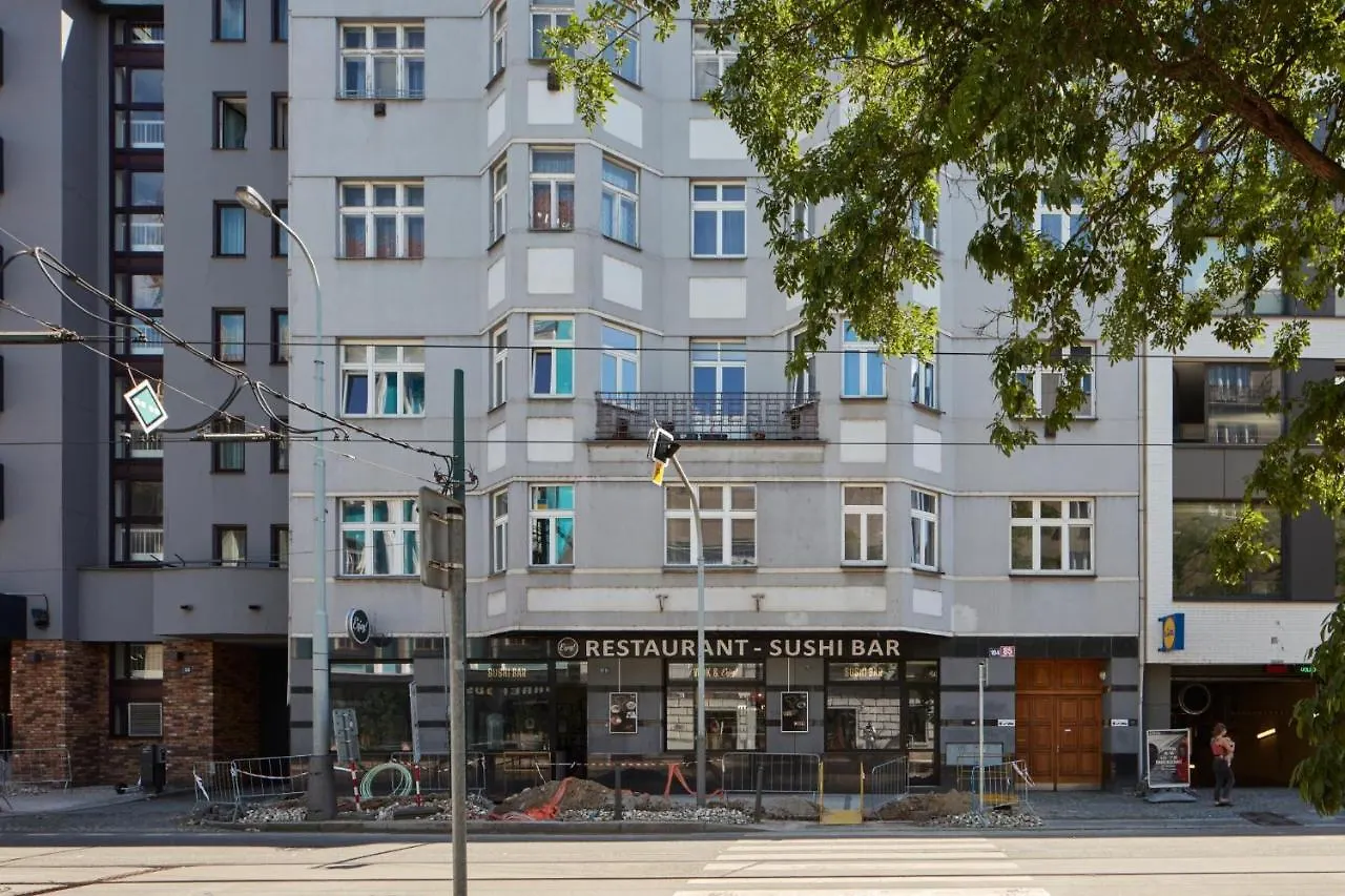 Prague Days - Spacious 3Bdr Apartment - Trendy Neighbourhood