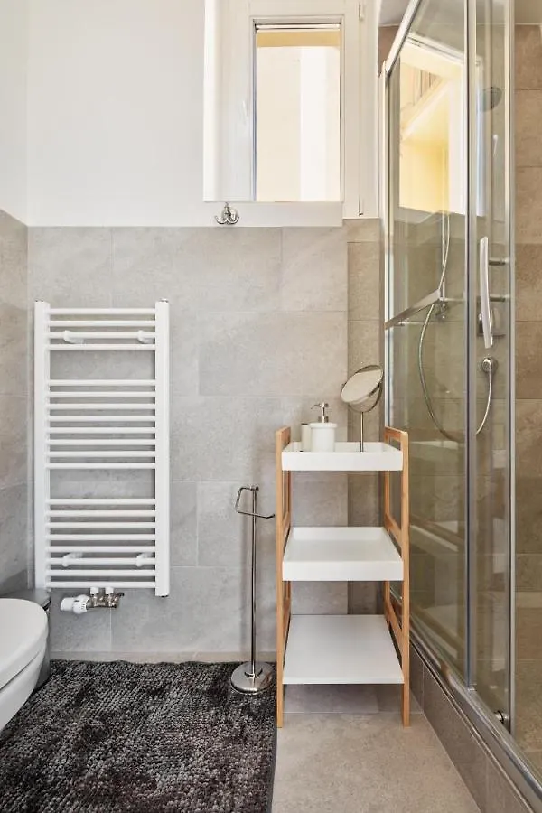 Prague Days - Spacious 3Bdr Apartment - Trendy Neighbourhood